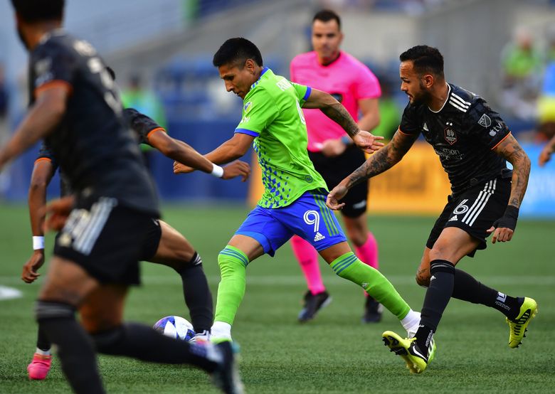 10-man Houston Dynamo FC fall on the road to Seattle Sounders FC