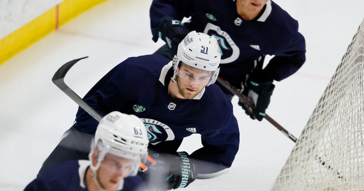 Shane Wright makes statement by showing up at Kraken development camp