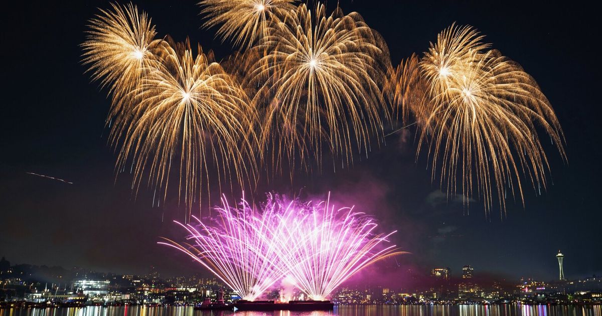 Seattle celebrates July Fourth with fireworks display over Lake Union