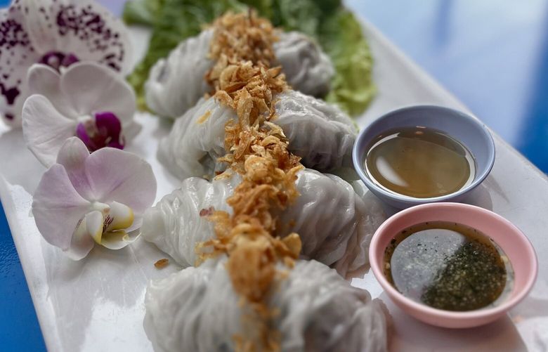 Pak mor, the Thai street-food specialty of new E-Jae Pak Mor in Seattle’s Chinatown International District, gets made fresh with a method that’s gone viral on TikTok. It also tastes really, really good.