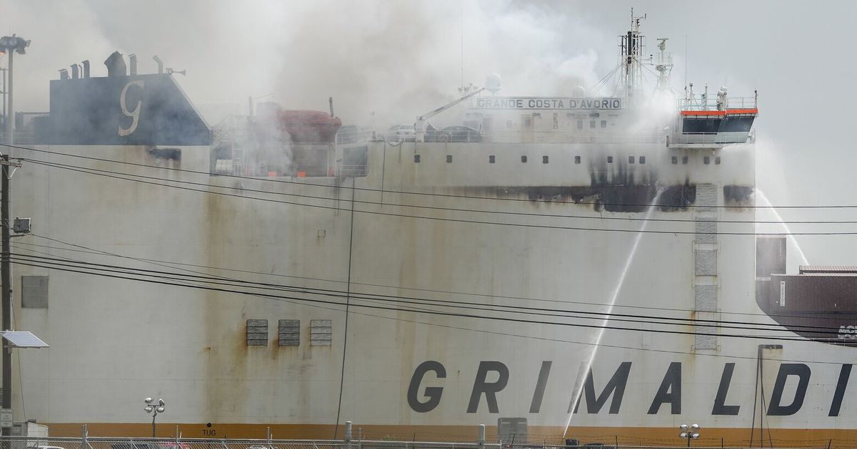2 Die After Ship Catches Fire at Port Newark in New Jersey - The New York  Times