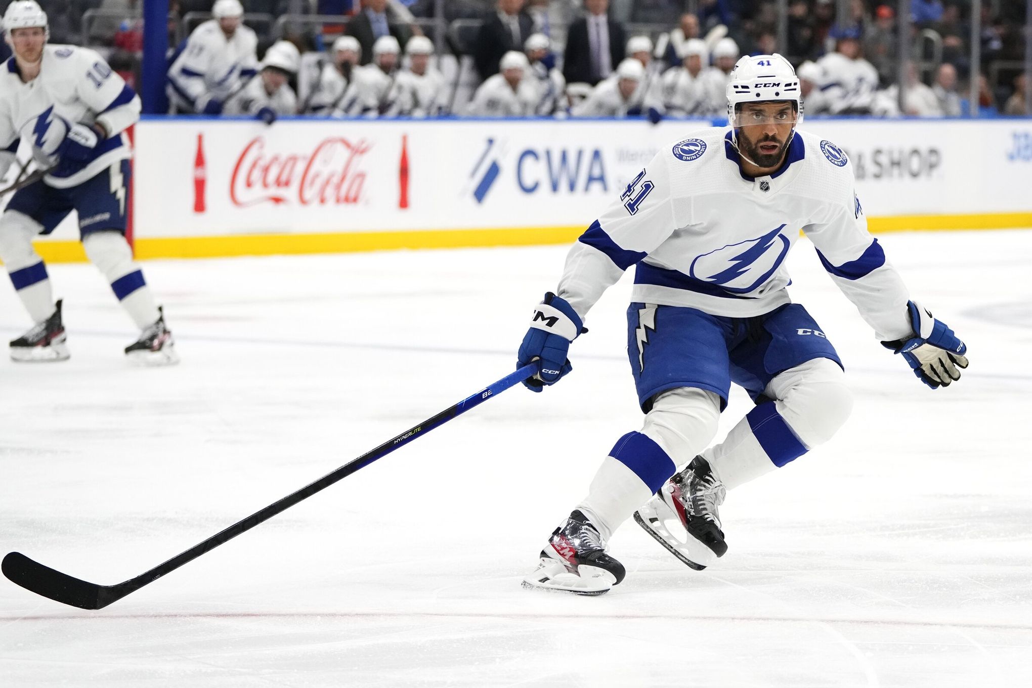 Lightning add Pierre-Edouard Bellemare