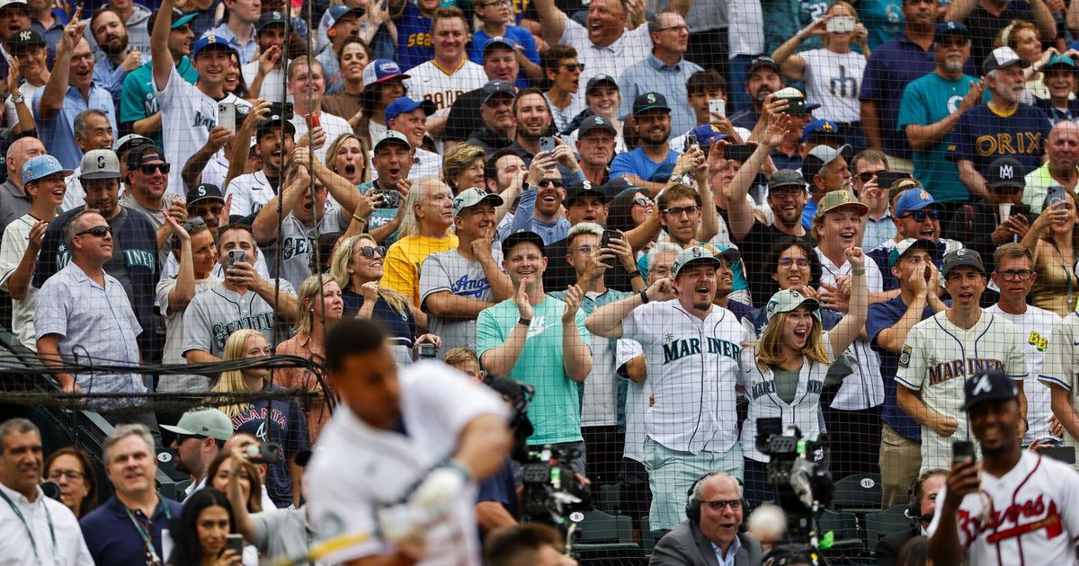 Seattle Mariners Julio Rodriguez The Homerun Derby Finishes With 20 In The  Semifinals Poster Canvas - Binteez