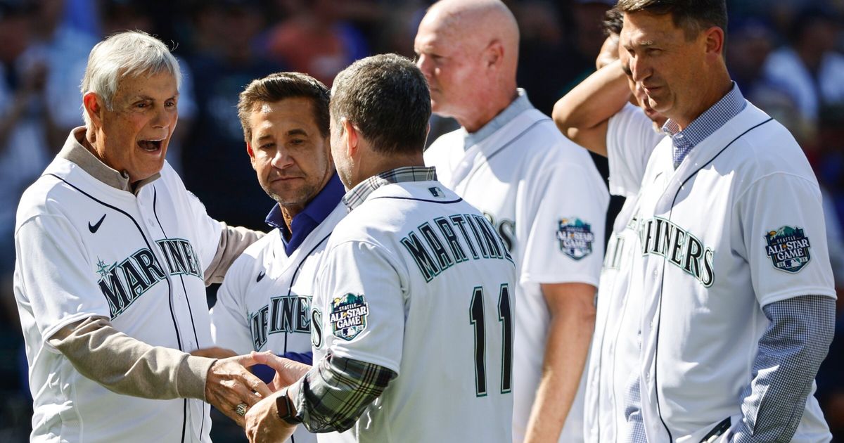Mariners 2001 All-Stars reunite 22 years later in front of Seattle crowd