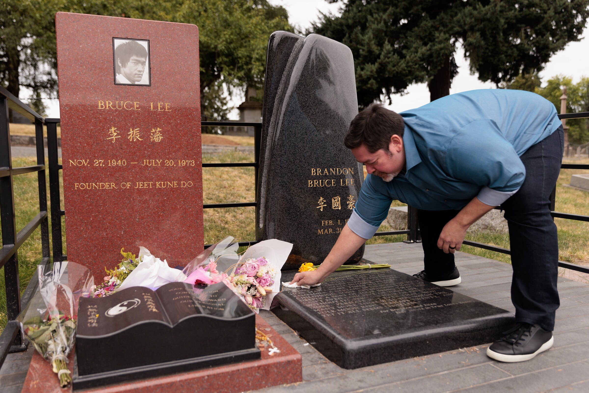 Bruce cheap lee's tombstone