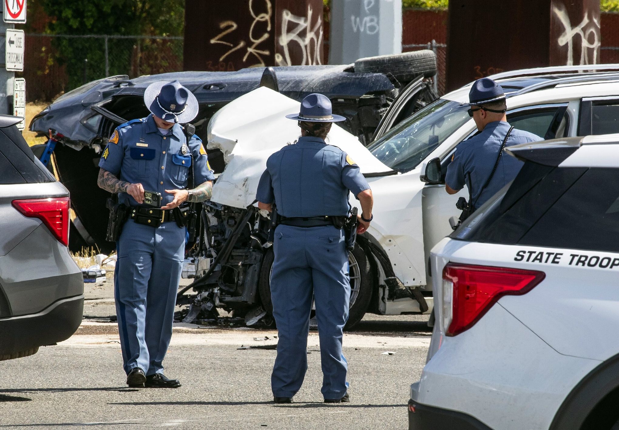 6 dead, 3 injured after two-car crash on Highway 509 in Tacoma