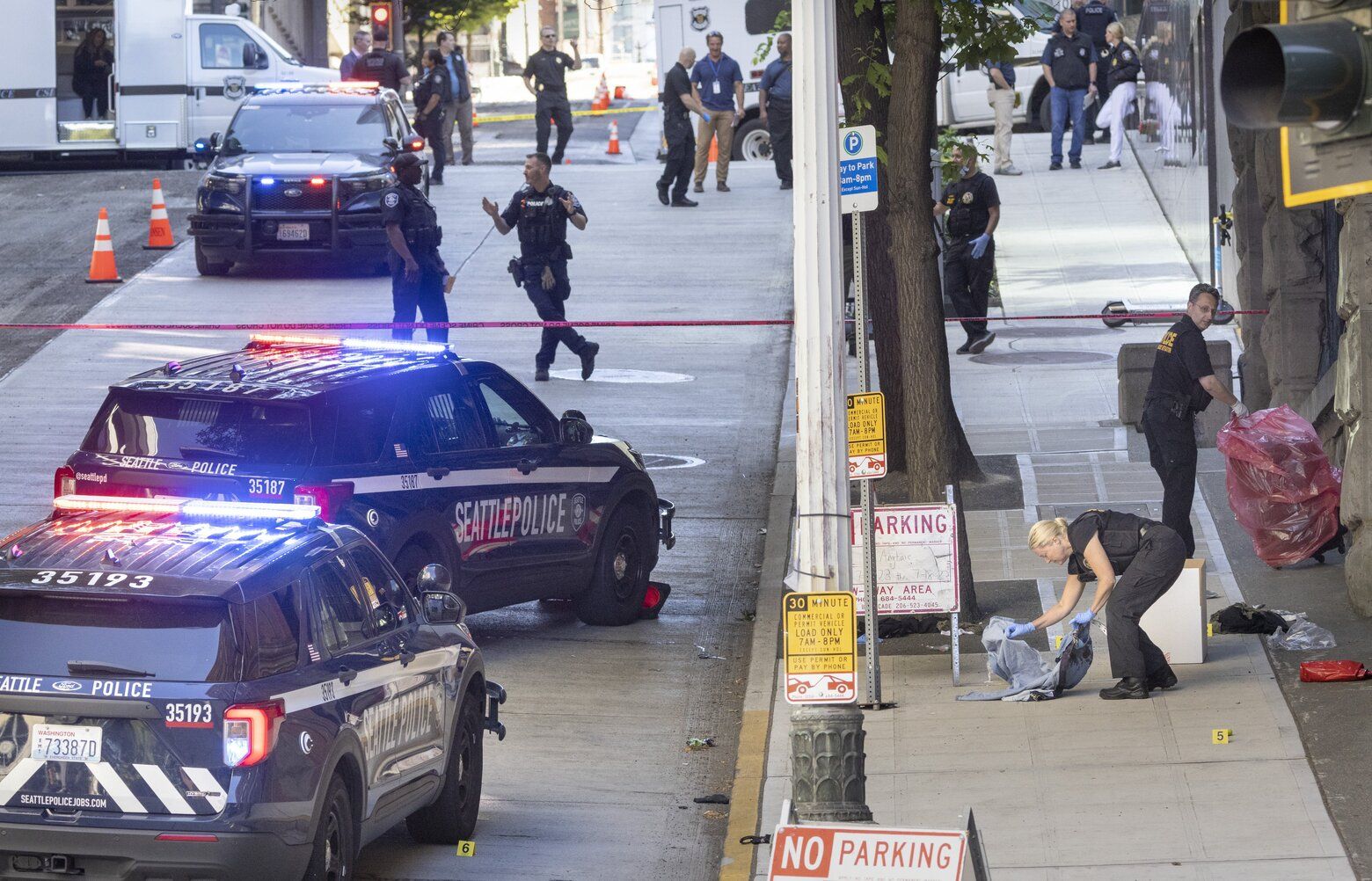 Seattle Police Shoot Stabbing Suspect Amid Downtown Confrontation | The ...