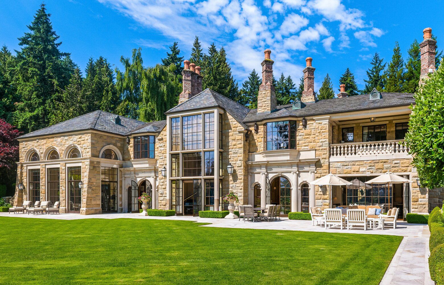 One Of The Seattle Area S Most Expensive Homes Gets A 15M Price Cut   07182023 TZR Hunts Point Mansion Tzr 122431 