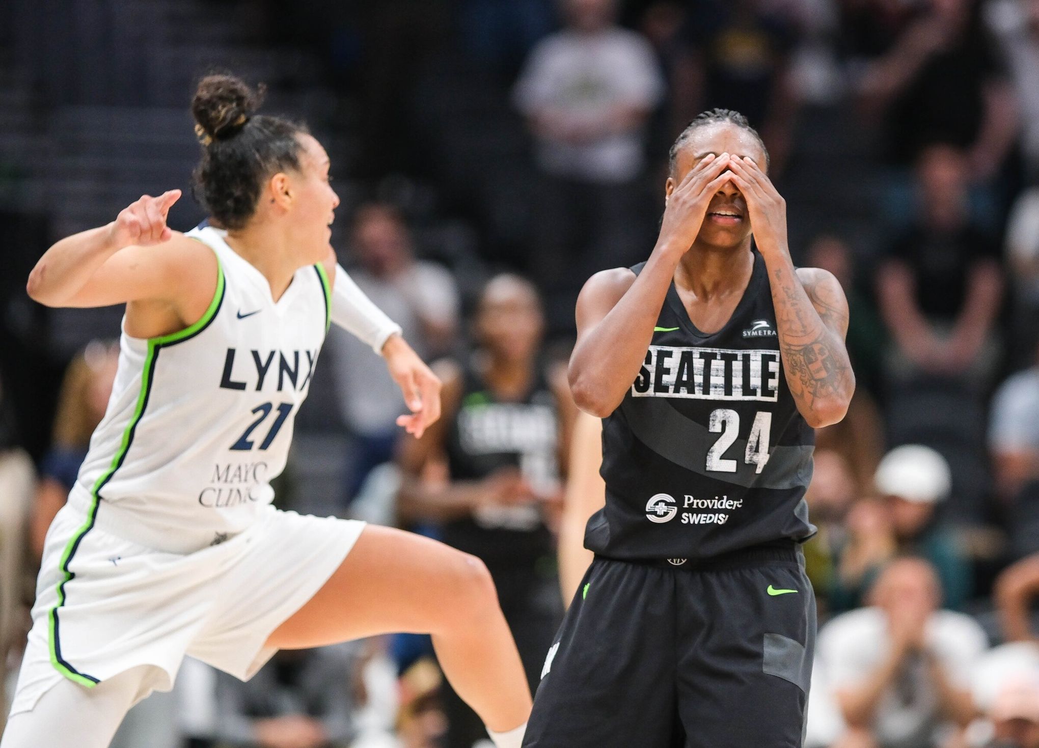 To even get consideration from free agent-to-be Jewell Loyd, Sky