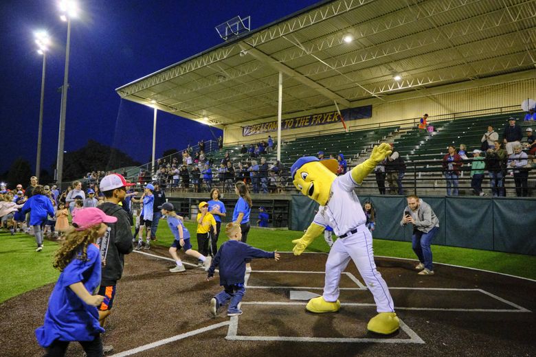 Why White Center's DubSea Fish Sticks deliver more than a baseball game