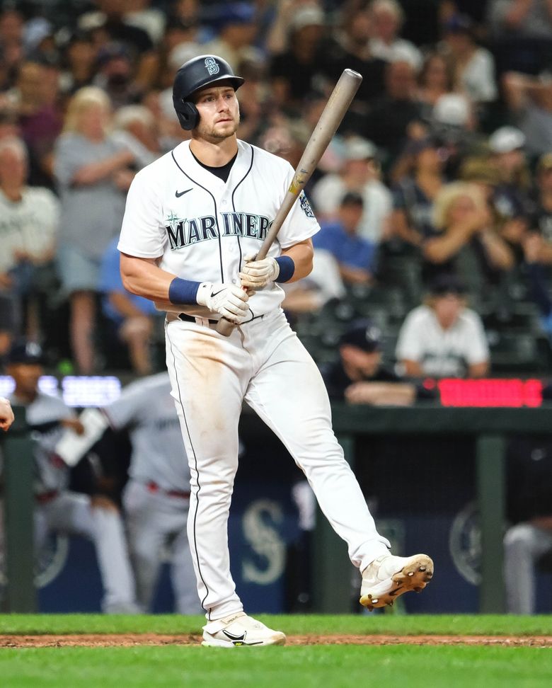 Mariners' Jarred Kelenic goes on IL after kicking water cooler and