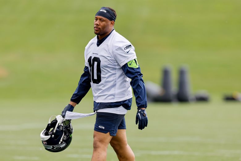 Seahawks' Uchenna Nwosu signs three-year extension