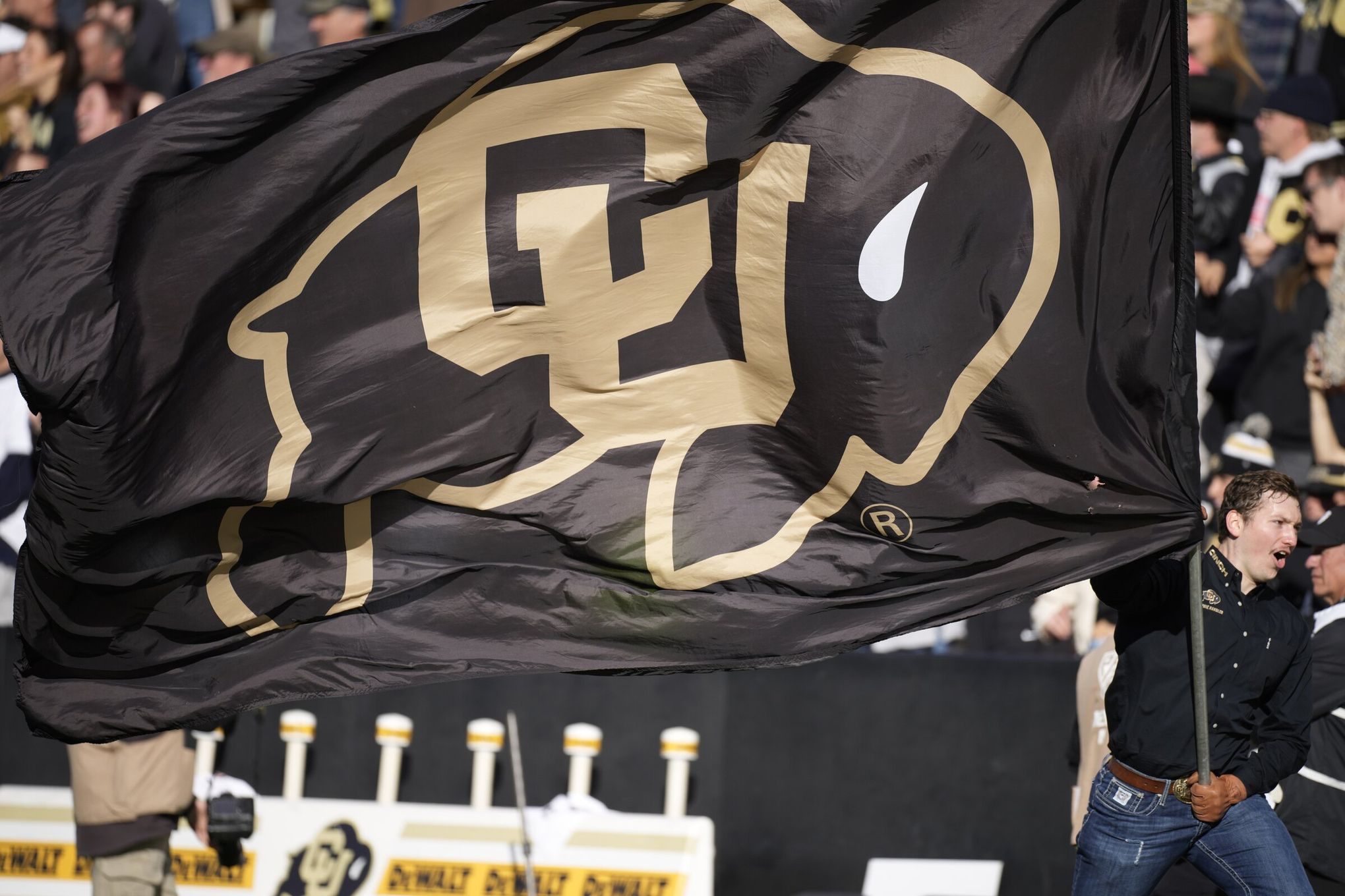 Pac-12 appears to be on borrowed time after Colorado bolts for Big