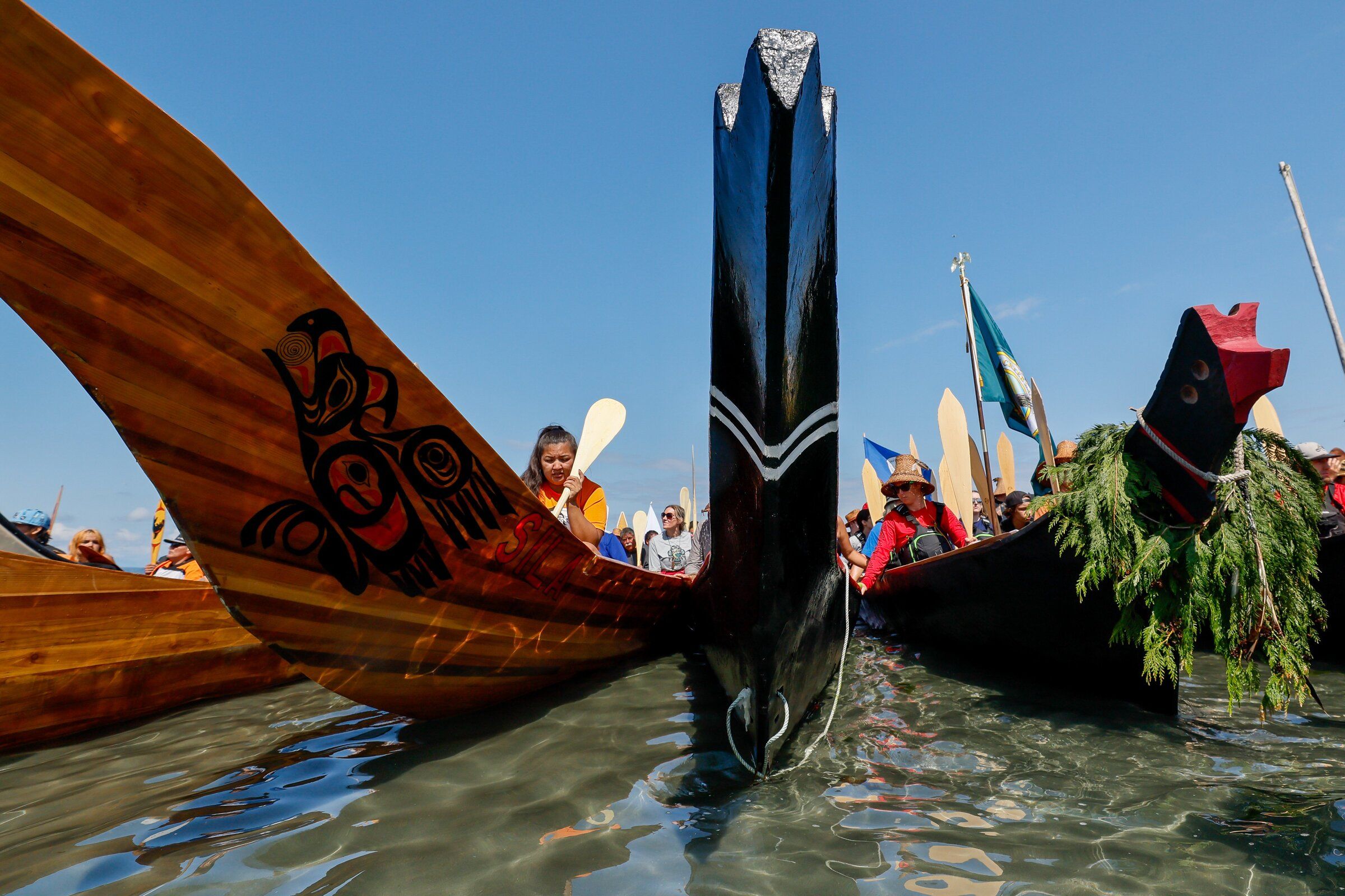 The Great Canoes: Reviving a Northwest Coast Tradition [洋書] 非常に良い】The Great Canoes: Reviving a Northwest Coast Tradition