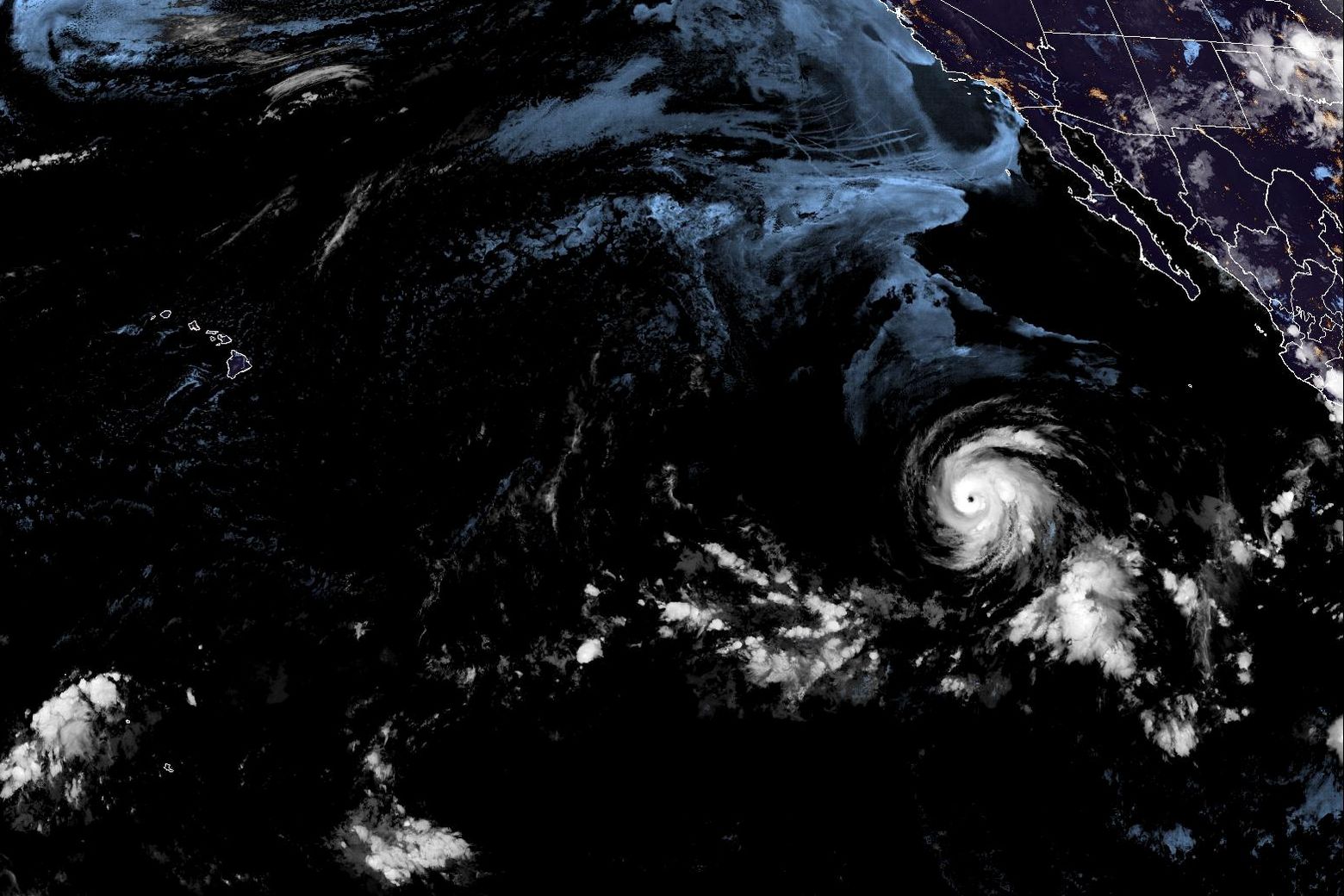 Hurricane Danny a major hurricane; expected to weaken