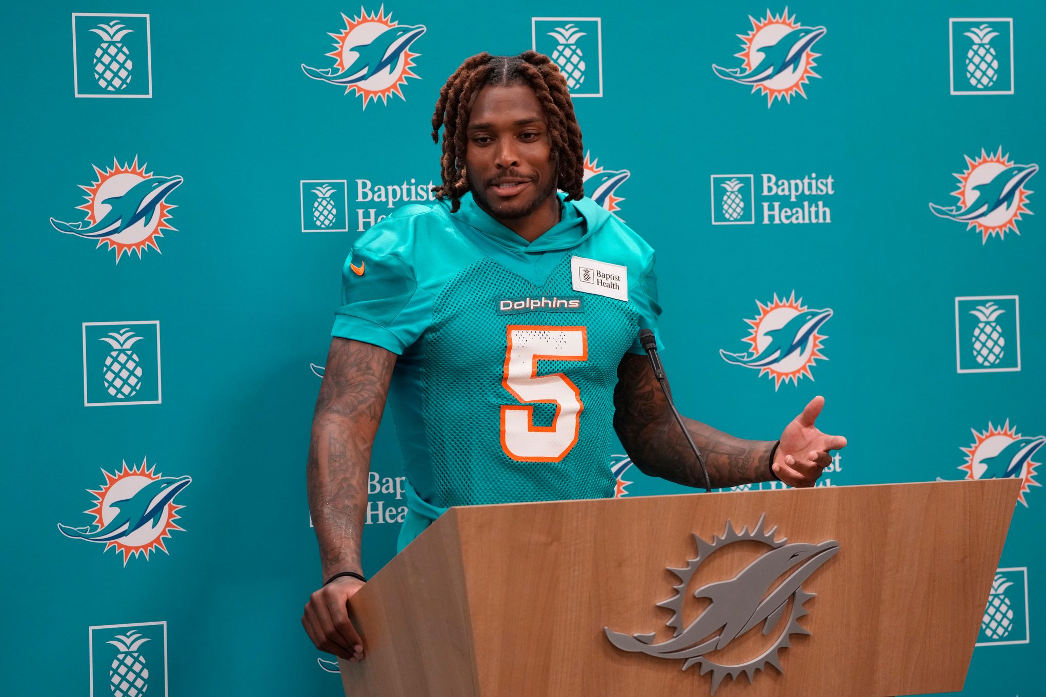 Jalen Ramsey, Miami Dolphins' key acquisition, hurt at camp