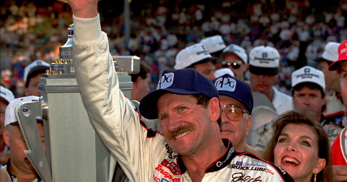 Death of Dale Earnhardt in 2001 Daytona 500 picked as NASCAR’s most