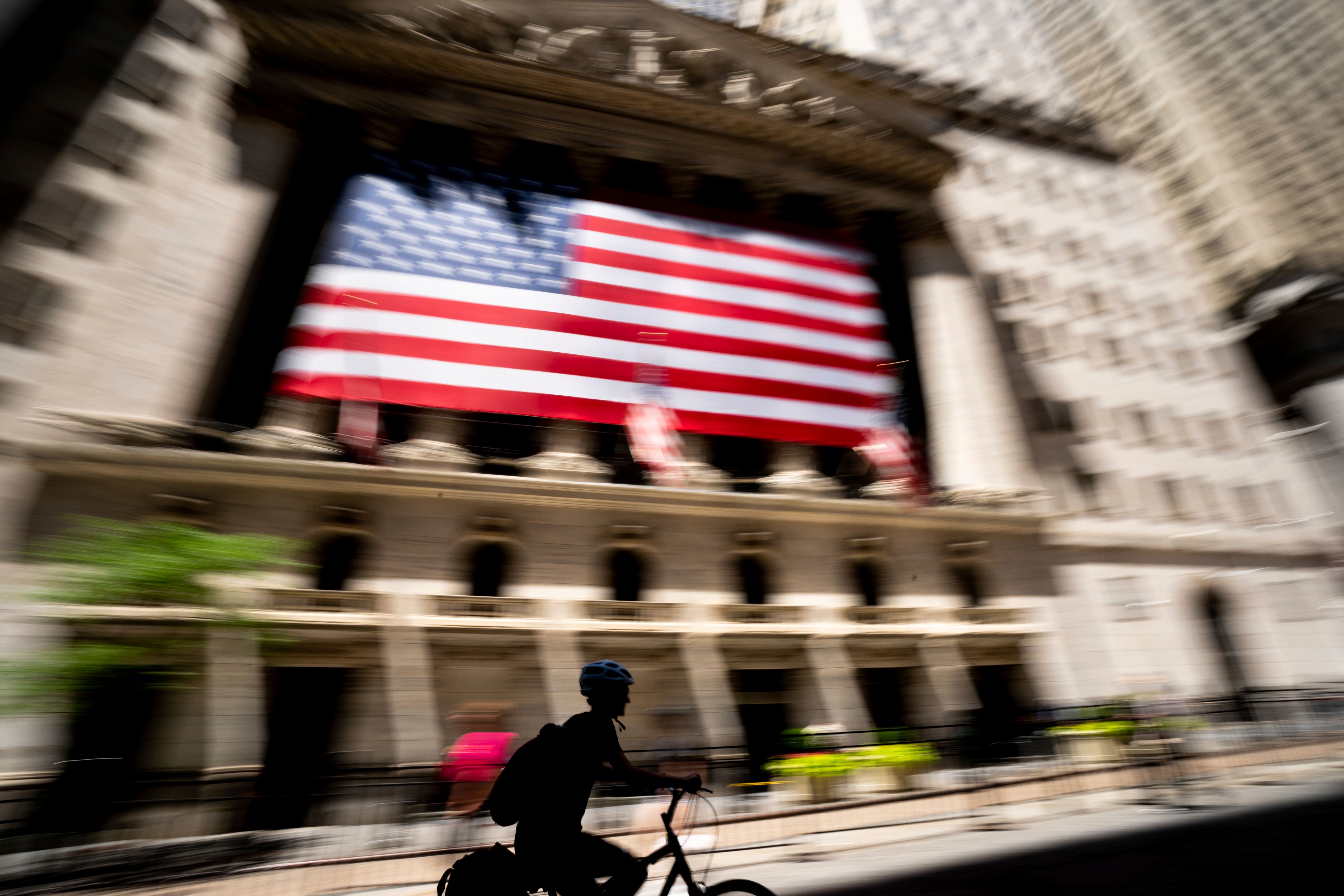 Wall Street Closes Another Winning Week By Barely Moving | The Seattle ...