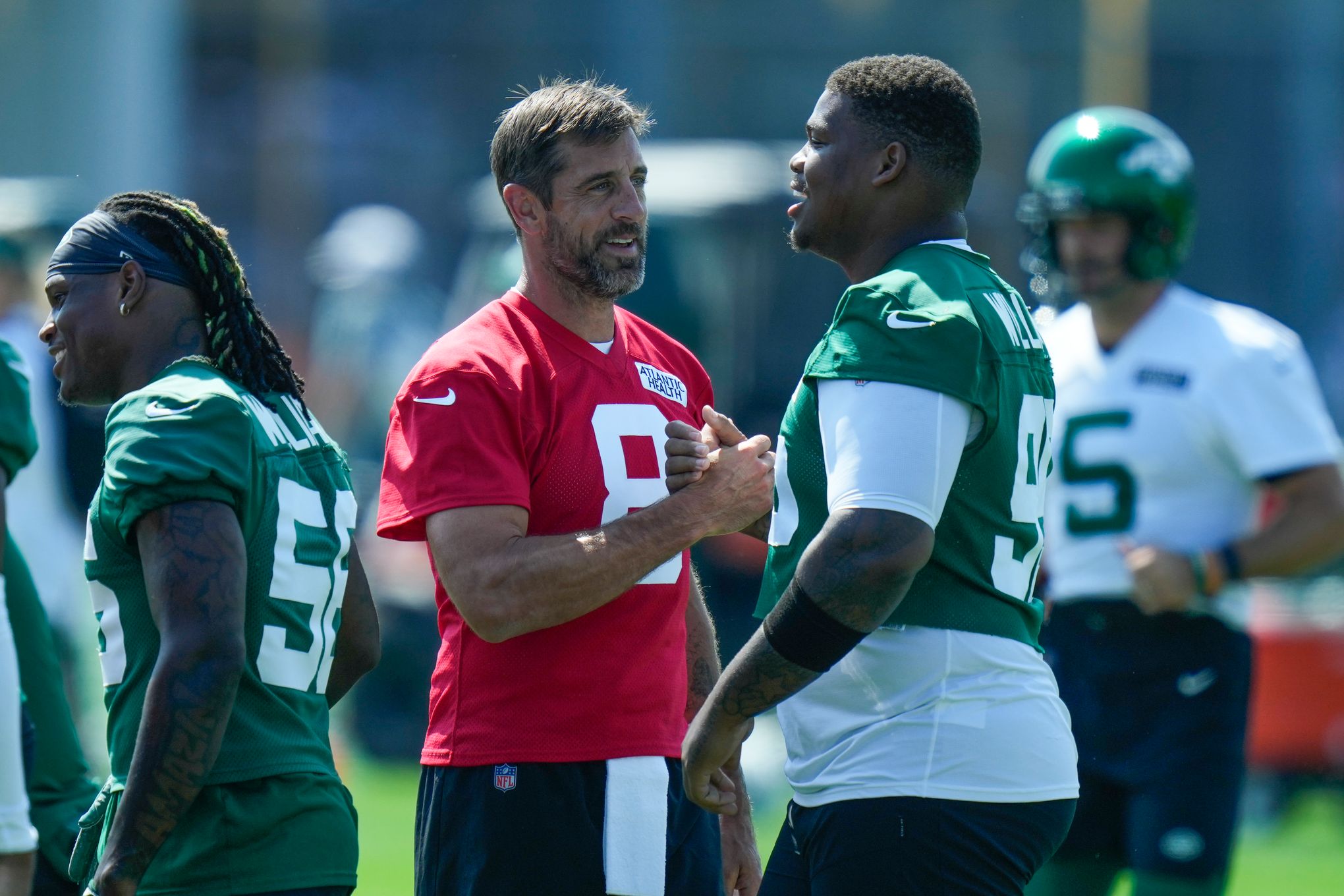 Jets QB Aaron Rodgers still practicing patience with offense