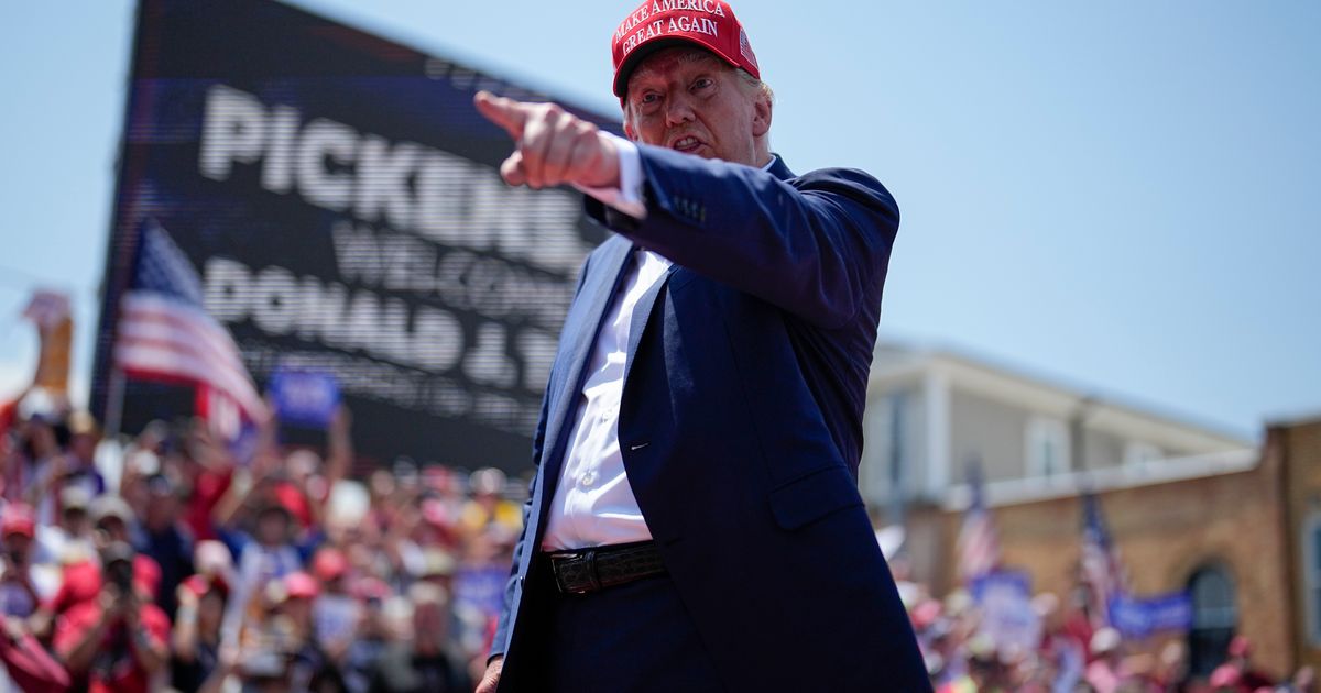 Trump returns to campaign rallies, draws thousands to small South Carolina city ahead of July 4 Photo