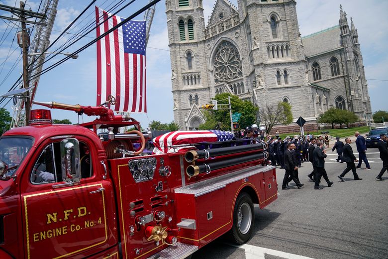 Port Newark cargo ship fire: Mourners gather for funeral of fallen  firefighter Augusto Acabou - ABC7 New York