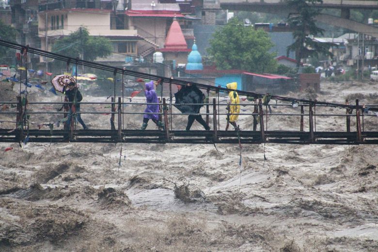 Japan Weather Agency Warns of Landslides, Floods Due to Storm