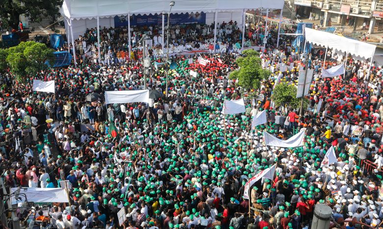 Police and opposition party supporters clash in Bangladesh