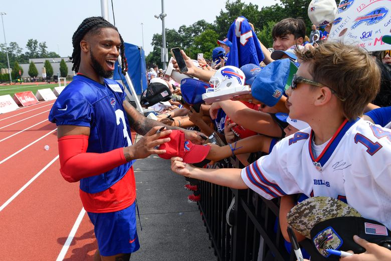 Damar Hamlin puts aside fear and practices in pads for the first time since  cardiac arrest