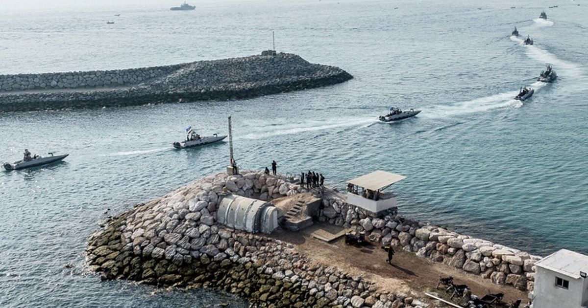 US military may put armed troops on commercial ships in Strait of ...
