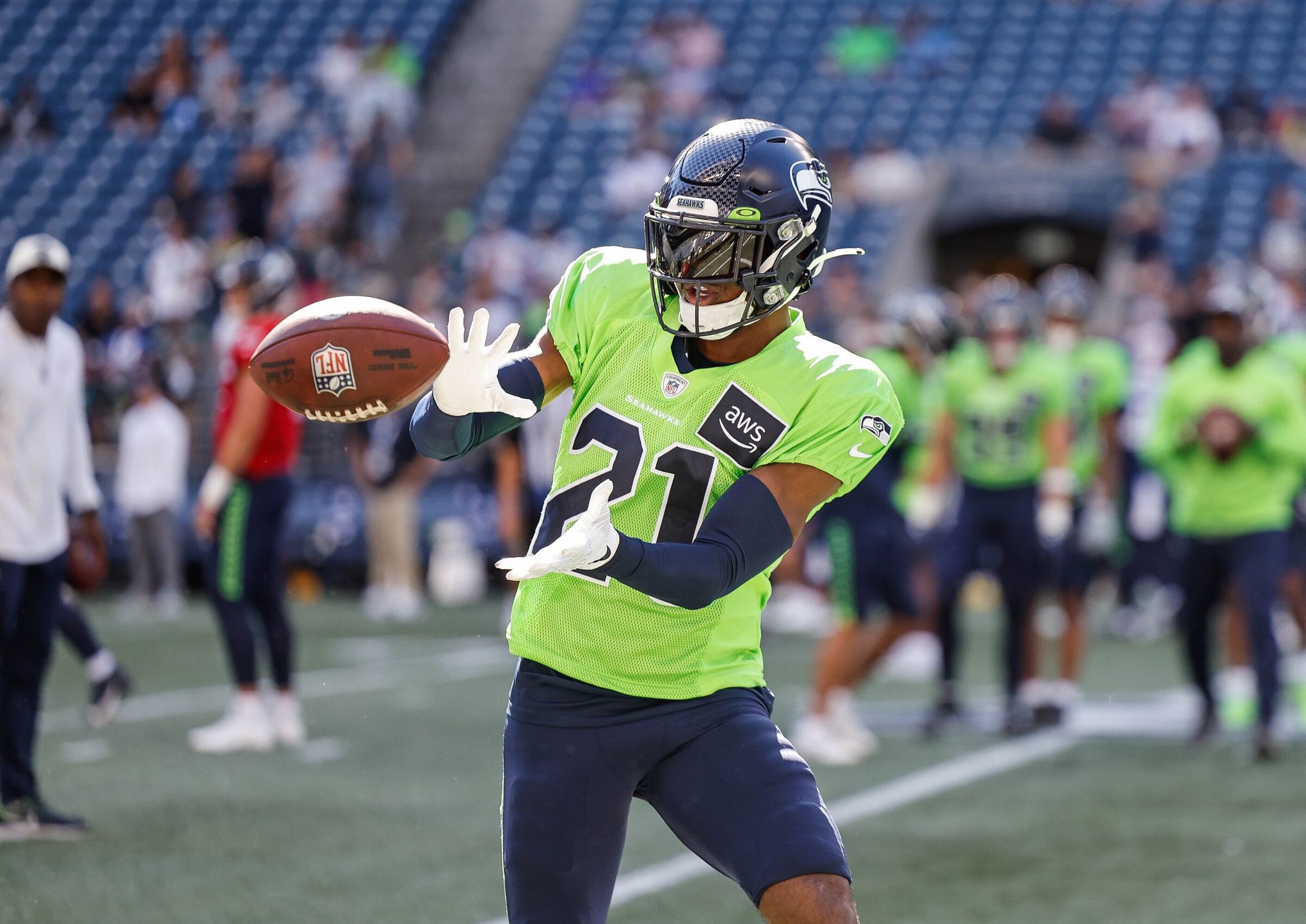 Seahawks Tyler Lockett got Jake Bobo's ball from 1st NFL TD