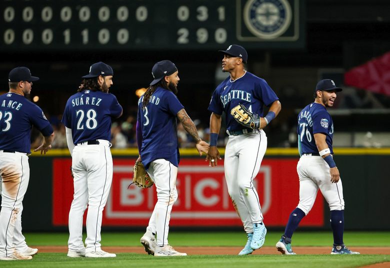 Mariners win 13th in row, top Texas 3-2 in 10 innings