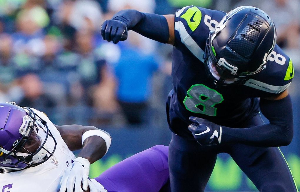 Joey Blount waived with injury, undrafted rookie Jake Bobo makes Seahawks  53-man roster