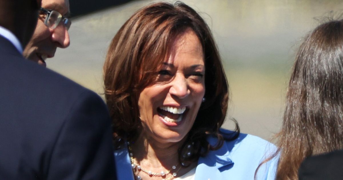 Kamala Harris, in Seattle, says the clock ‘is banging’ on climate change - The Seattle Times