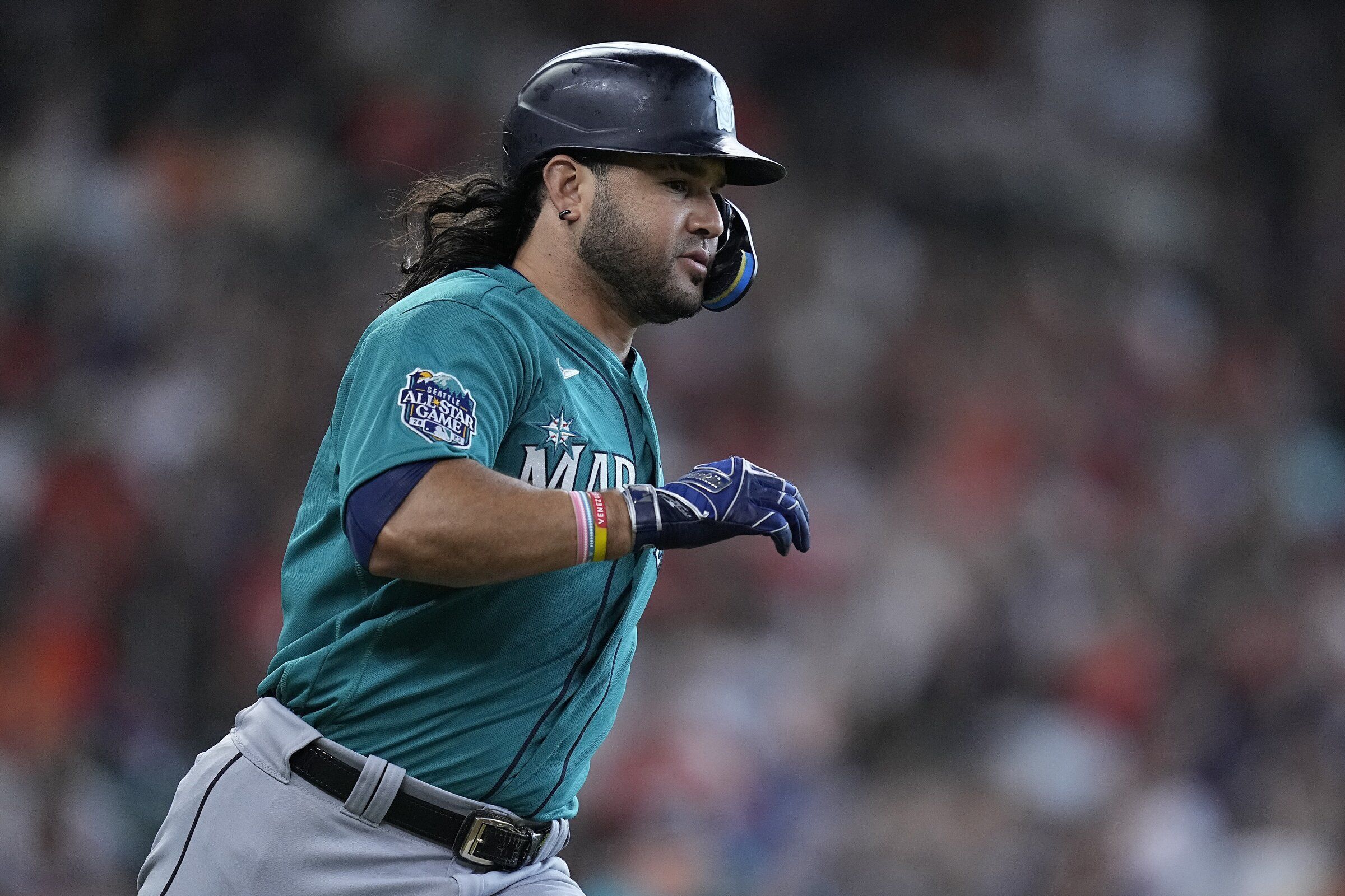 Julio Rodriguez sets MLB record for hits in 4-game stretch in Mariners'  rout of Astros