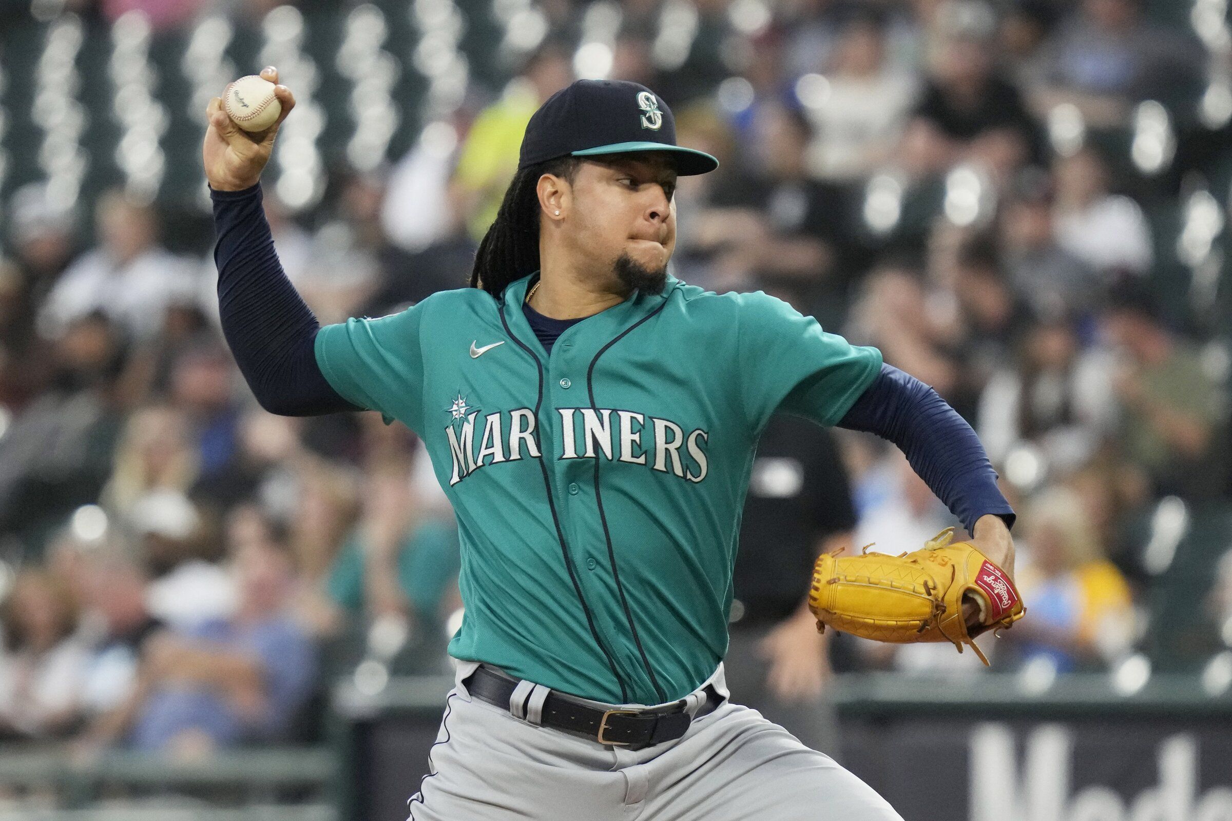 Mariners win 7th game in a row to increase lead on Blue Jays in