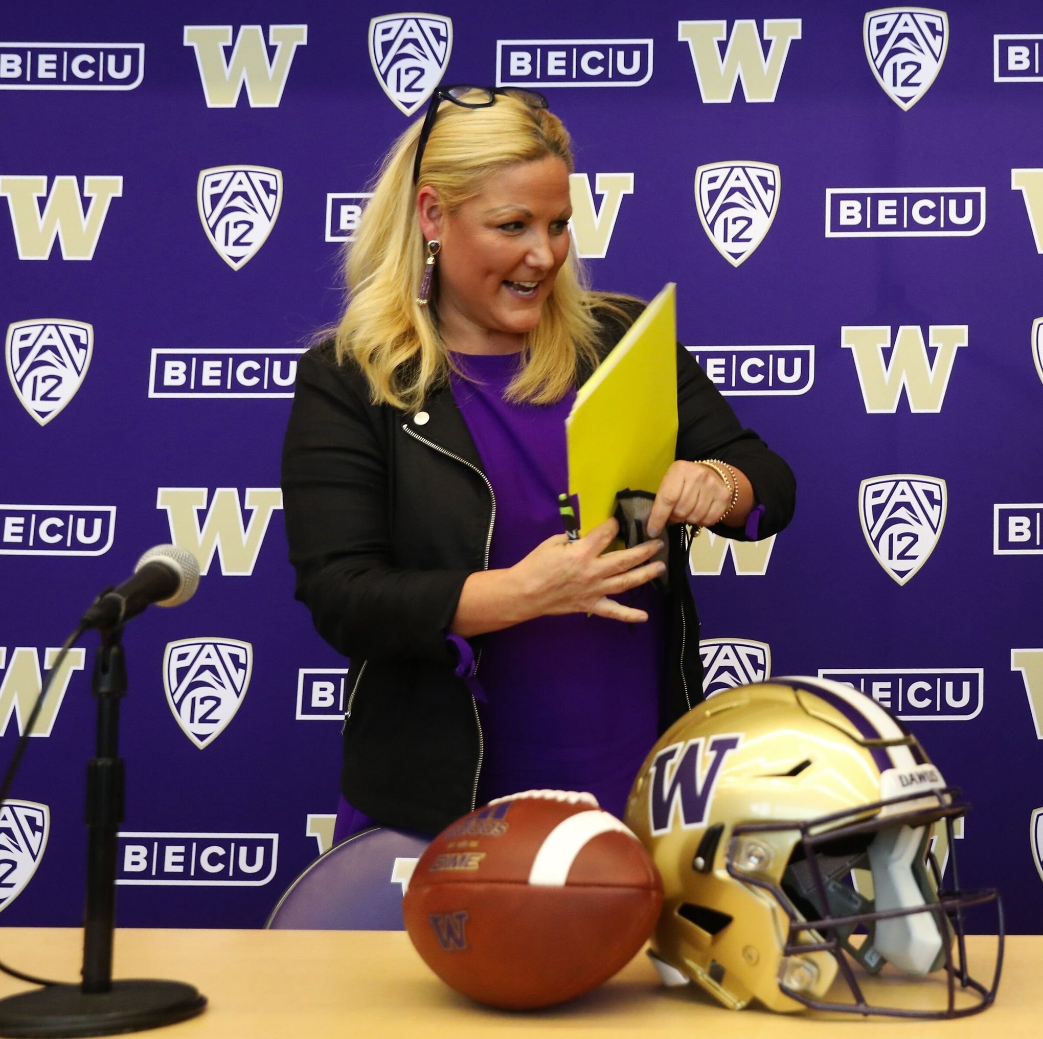 Washington athletic director Troy Dannen bolts for same job at