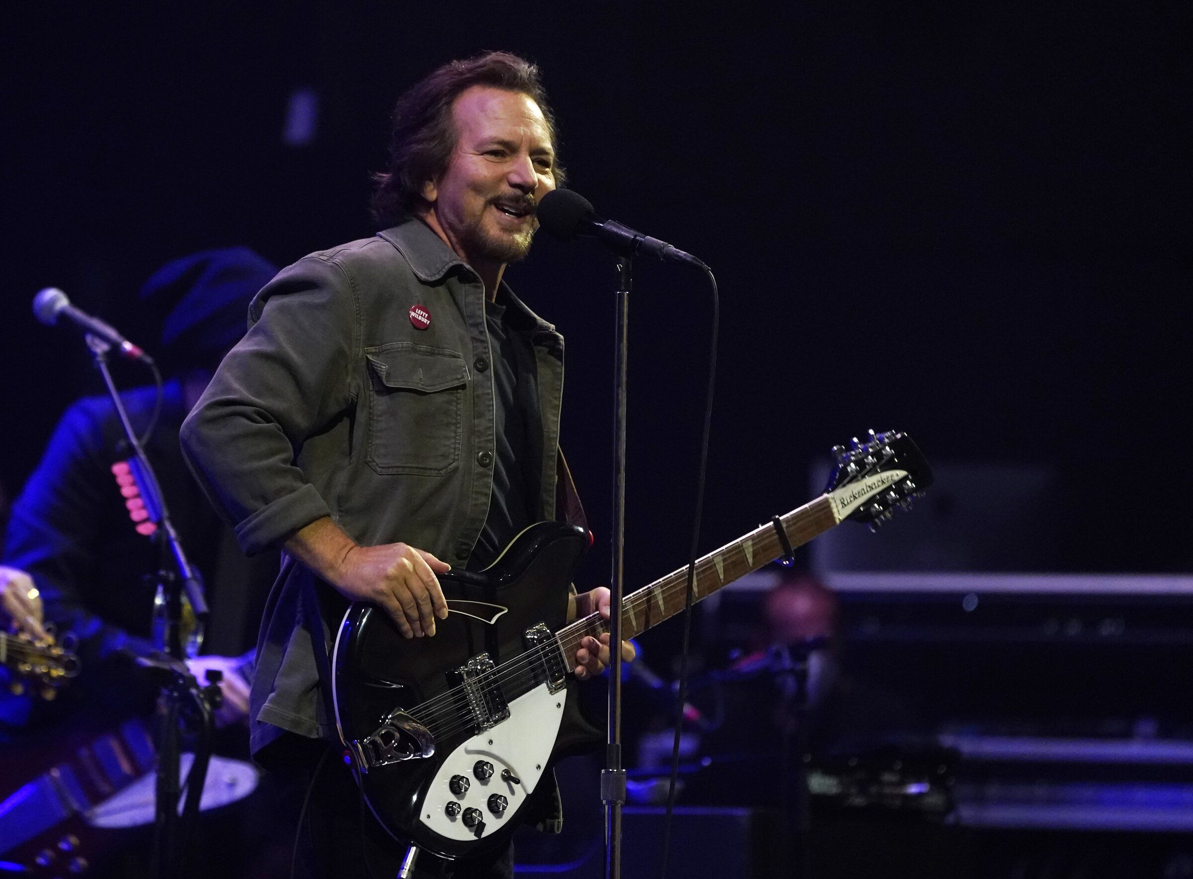 Eddie Vedder plans solo Seattle shows for good cause | The Seattle