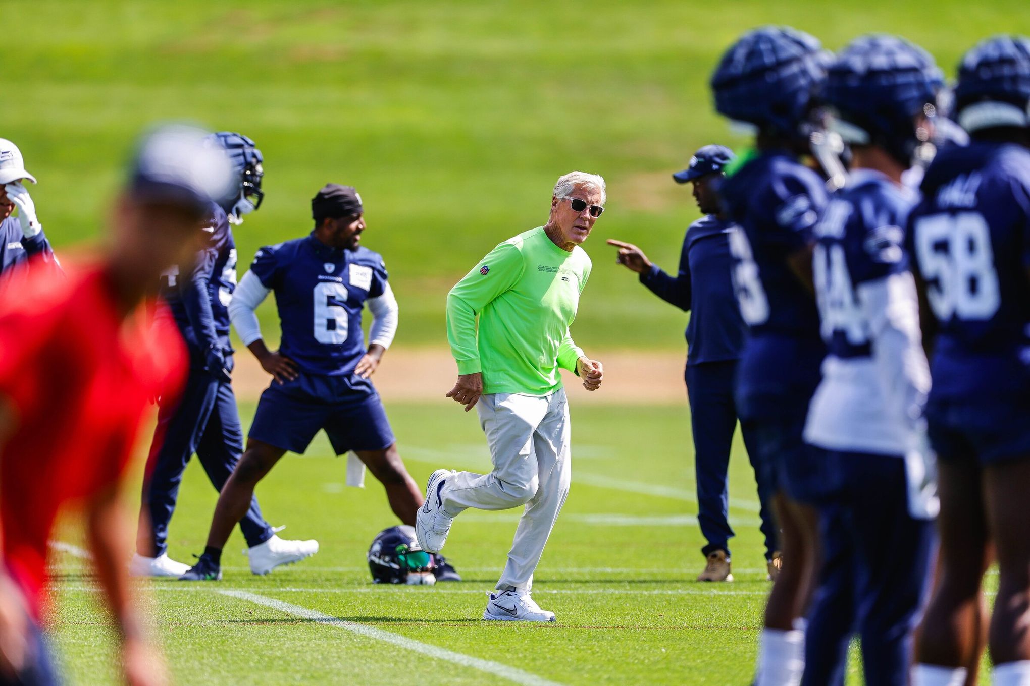 Pete Carroll has ice cream truck come to Seahawks practice