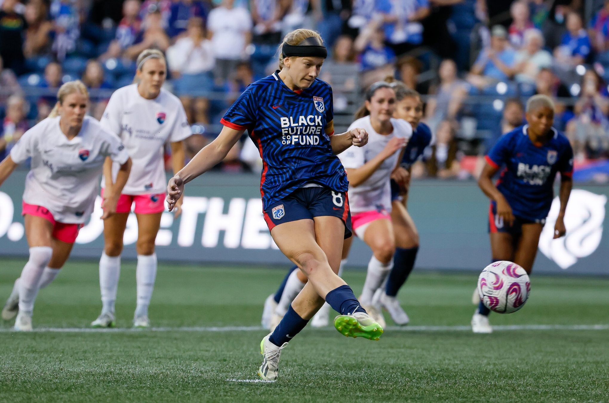 Angel City FC falls to OL Reign on late goal in NWSL quarterfinal – Daily  News