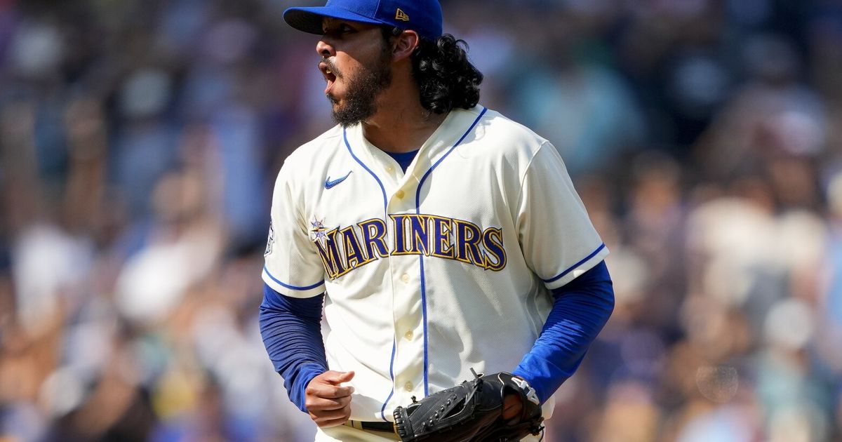 For Andres Munoz, timing is everything as he settles into Mariners’ de ...