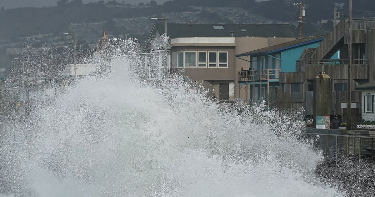 Waves along California's coast are getting bigger, study says | The Seattle  Times