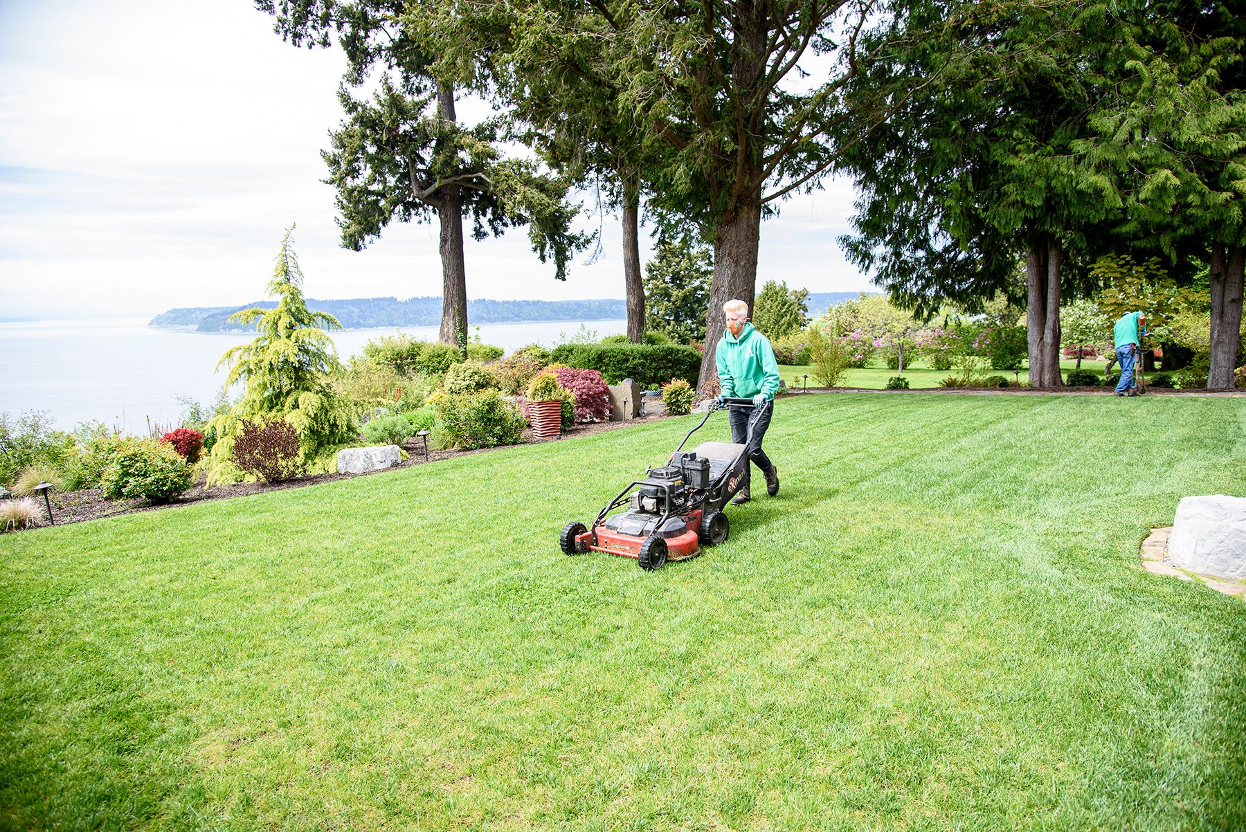 Grass cutting online workers