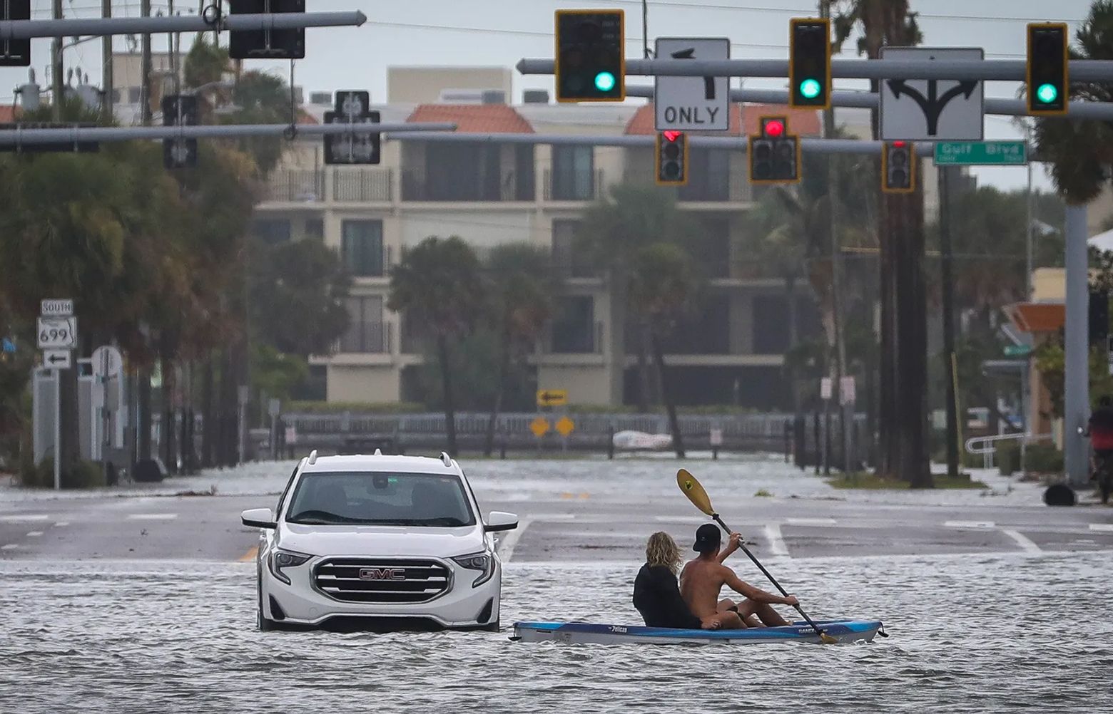 Hurricane Idalia Hits Florida With 125 Mph Winds, Flooding Streets ...