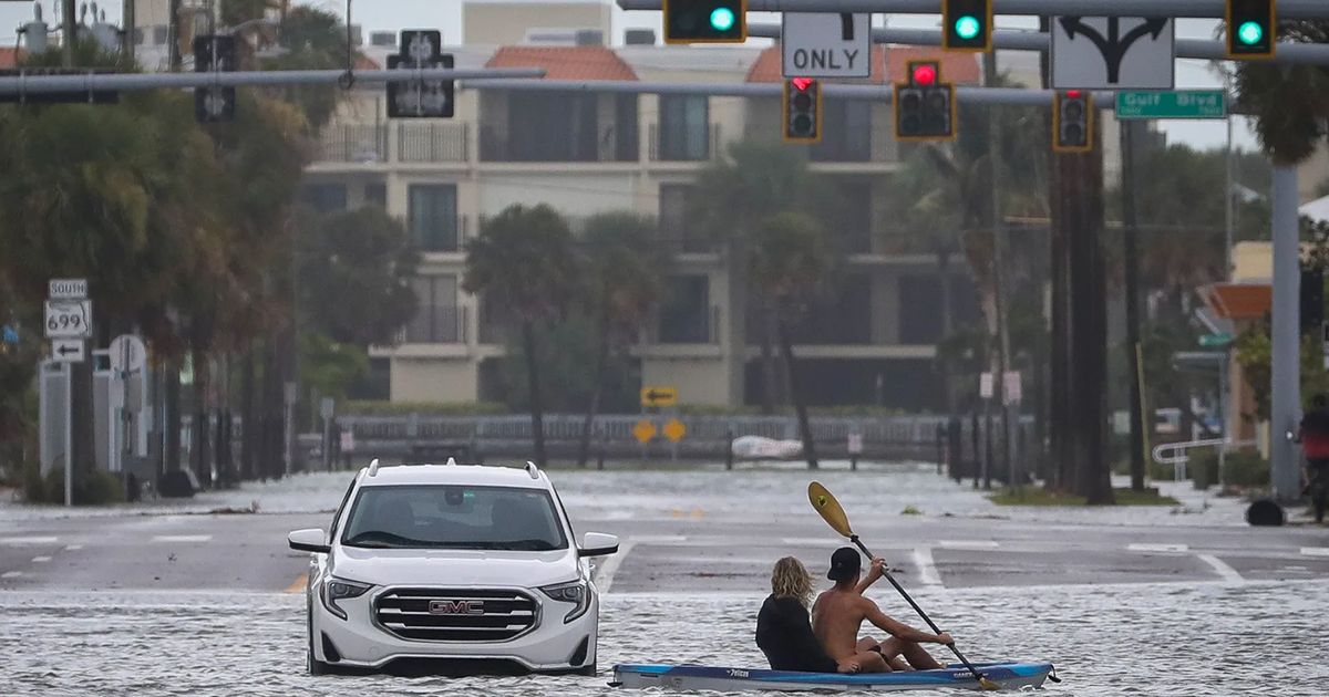 Hurricane Idalia hits Florida with 125 mph winds, flooding streets ...
