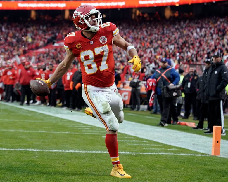 Travis Kelce has his first-ever four-touchdown game for Kansas City