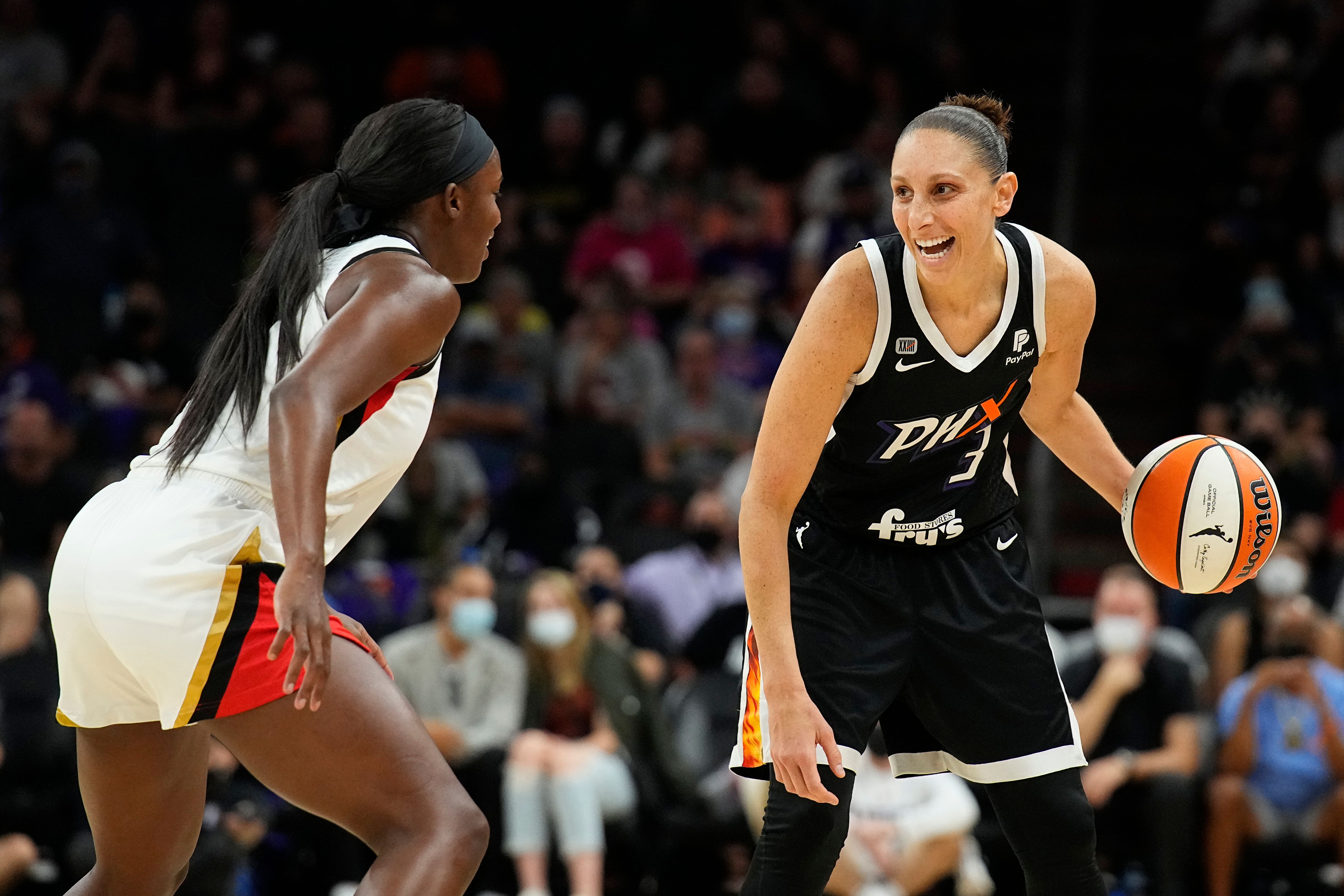 WNBA Diana Taurasi サイン入り写真 - スポーツ選手