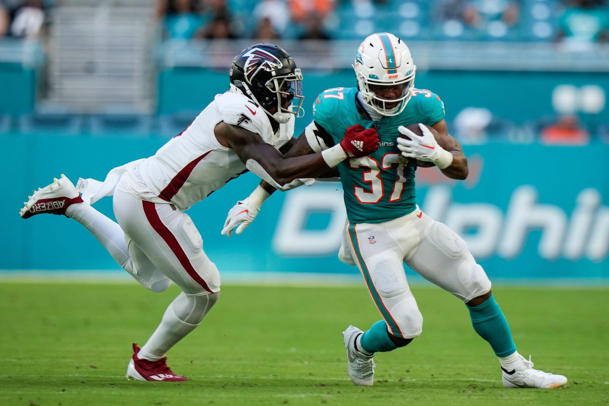 Atlanta Falcons rookie Clark Phillips III carted off during practice with  Miami Dolphins - Washington Times