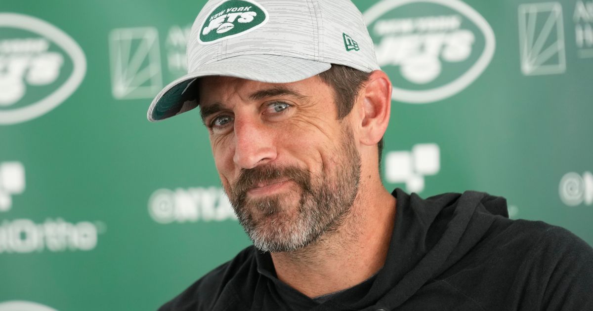 Quarterback Aaron Rodgers Debuts for Jets vs. Giants in preseason