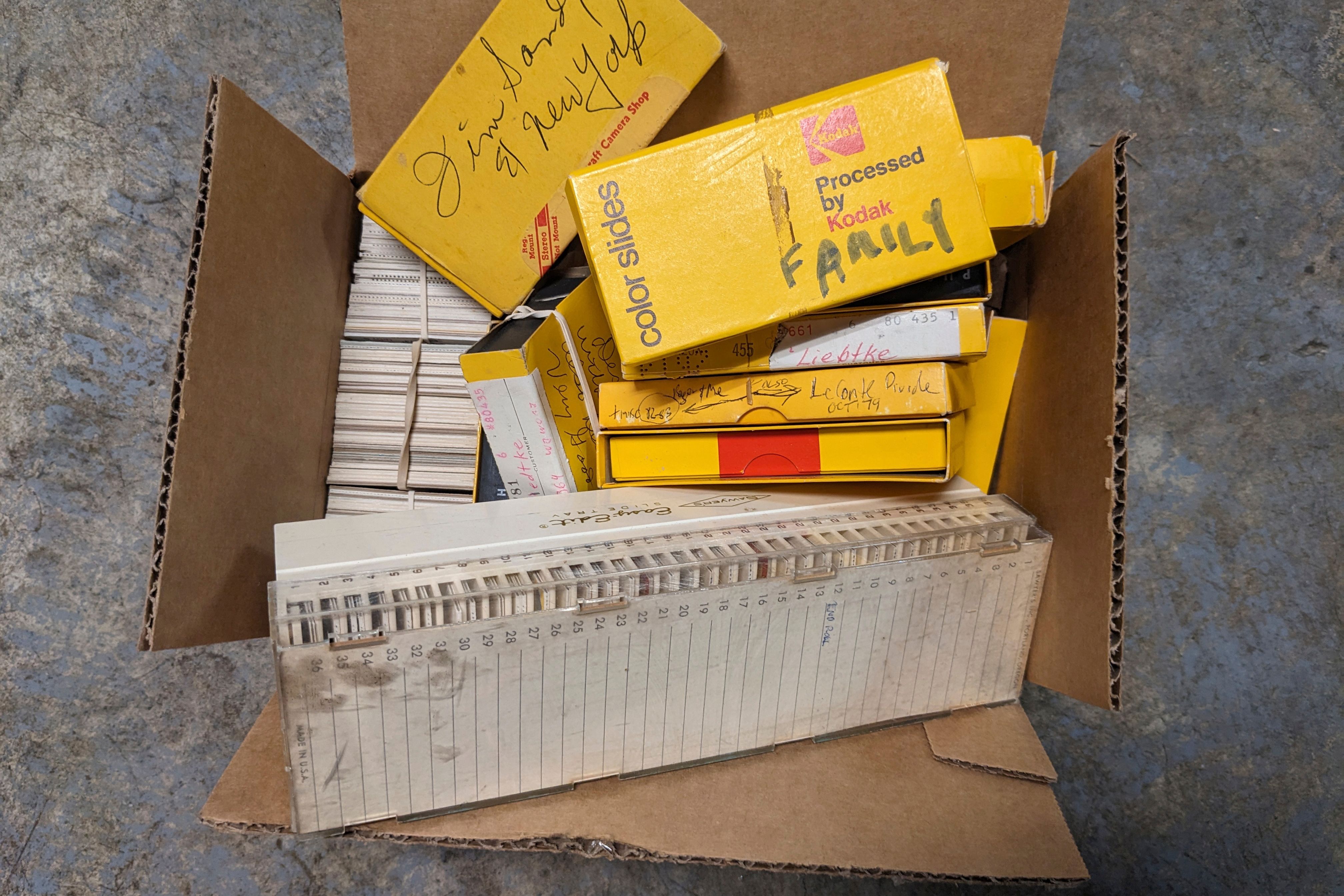 ⑭新品保証書 Tony「ME版 SHINING SERIES MEMORIES」 Millions of old printed photos are sitting in storage. Digitizing