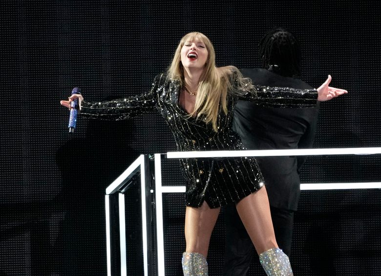 Taylor Swift announces '1989 (Taylor's Version)' at Eras Tour show in Los  Angeles | The Seattle Times